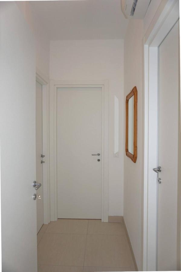 Relax By The Garden - Flat For Up To 6 Guests Apartment ปอร์โต ซานตามาร์เกรีตา ดี กาโอร์เล ภายนอก รูปภาพ